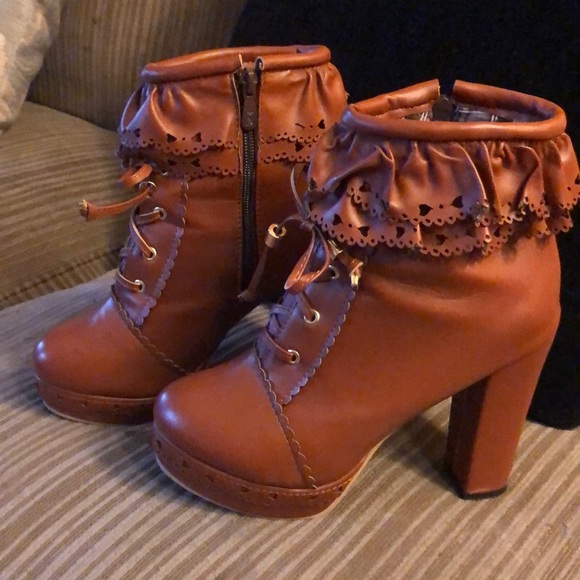 none Shoes - Ruffled booties